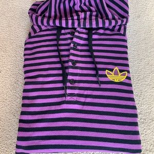 Men’s Adidas sweater hoodie size: medium
